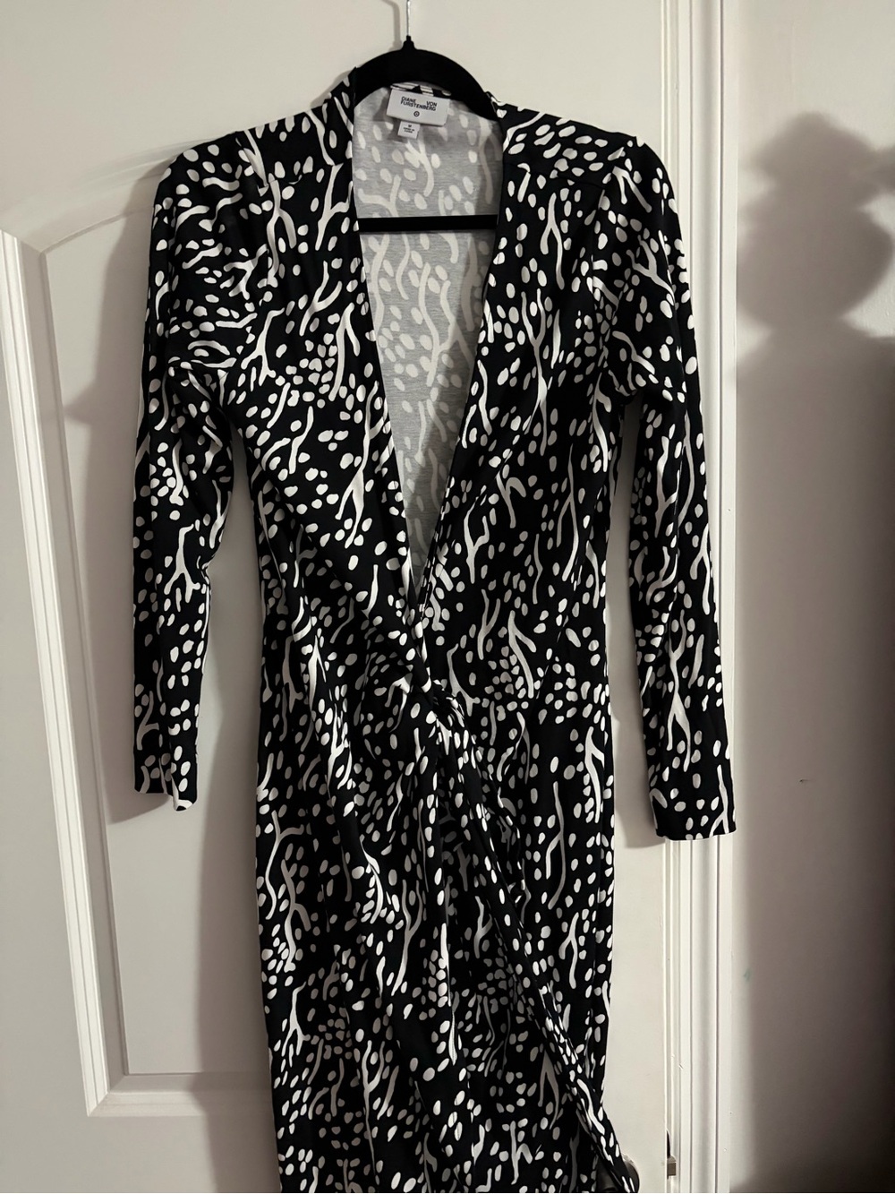 Diane Von Furstenberg Black and White Abstract Print Long Sleeve Wrap Dress